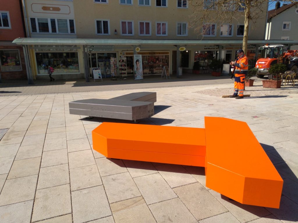 Sitzmöbel am Rathausplatz