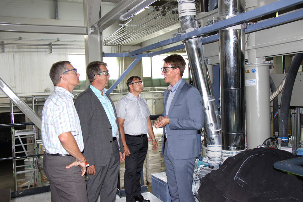 Betriebsbesuch des Bürgermeisters bei Tremco Illbruck