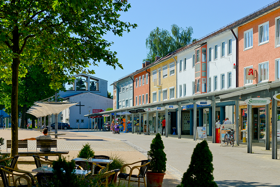Traunreut Rathausplatz Ortsmitte Einkaufen Einzelhandel