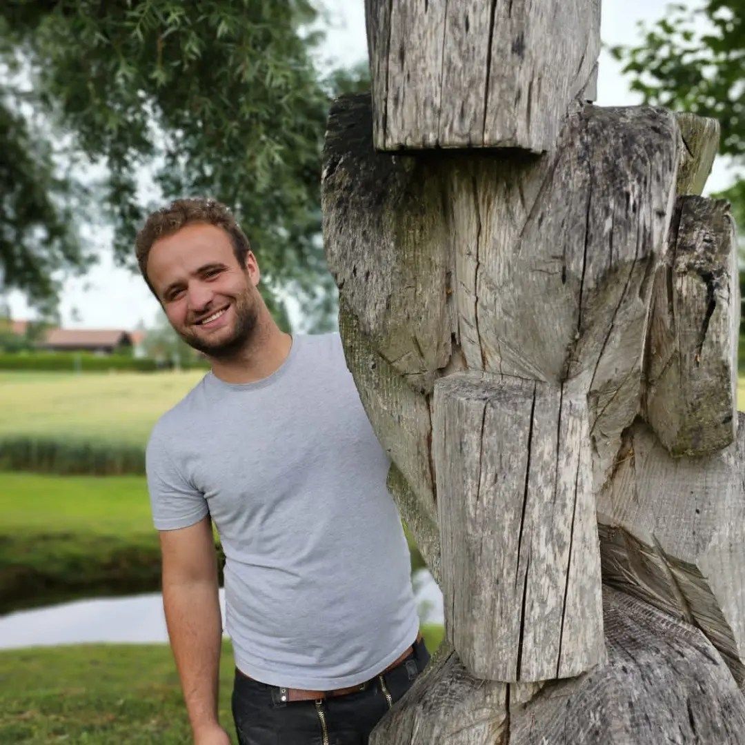 Marco Bruckner – Führung mit dem Kunstdrechsler und Holzbildhauer durch Galerie, Werkstatt und Skulpturenweiher